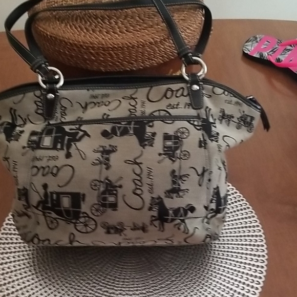 Purse - Picture 2 of 5